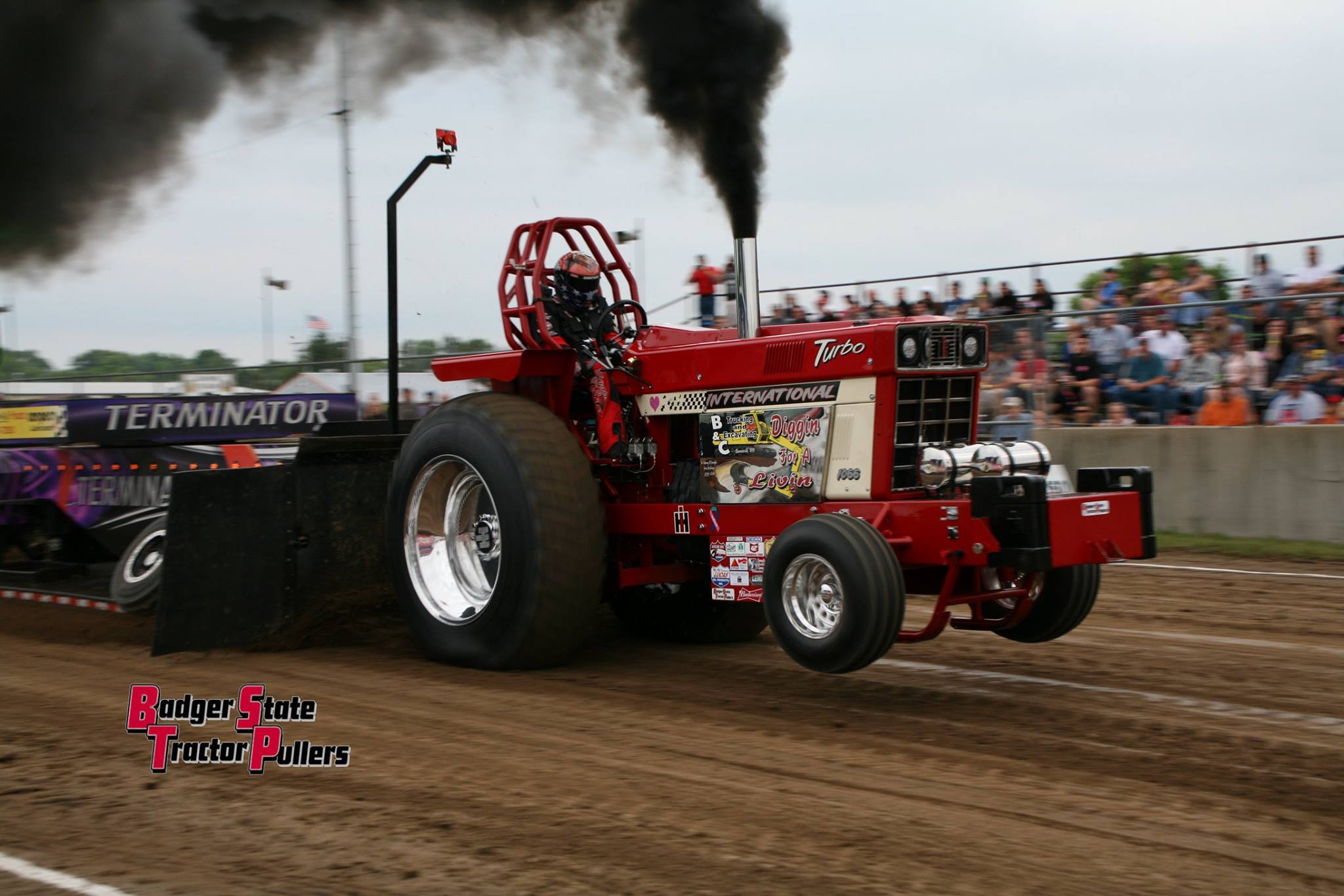 ih pulling tractors