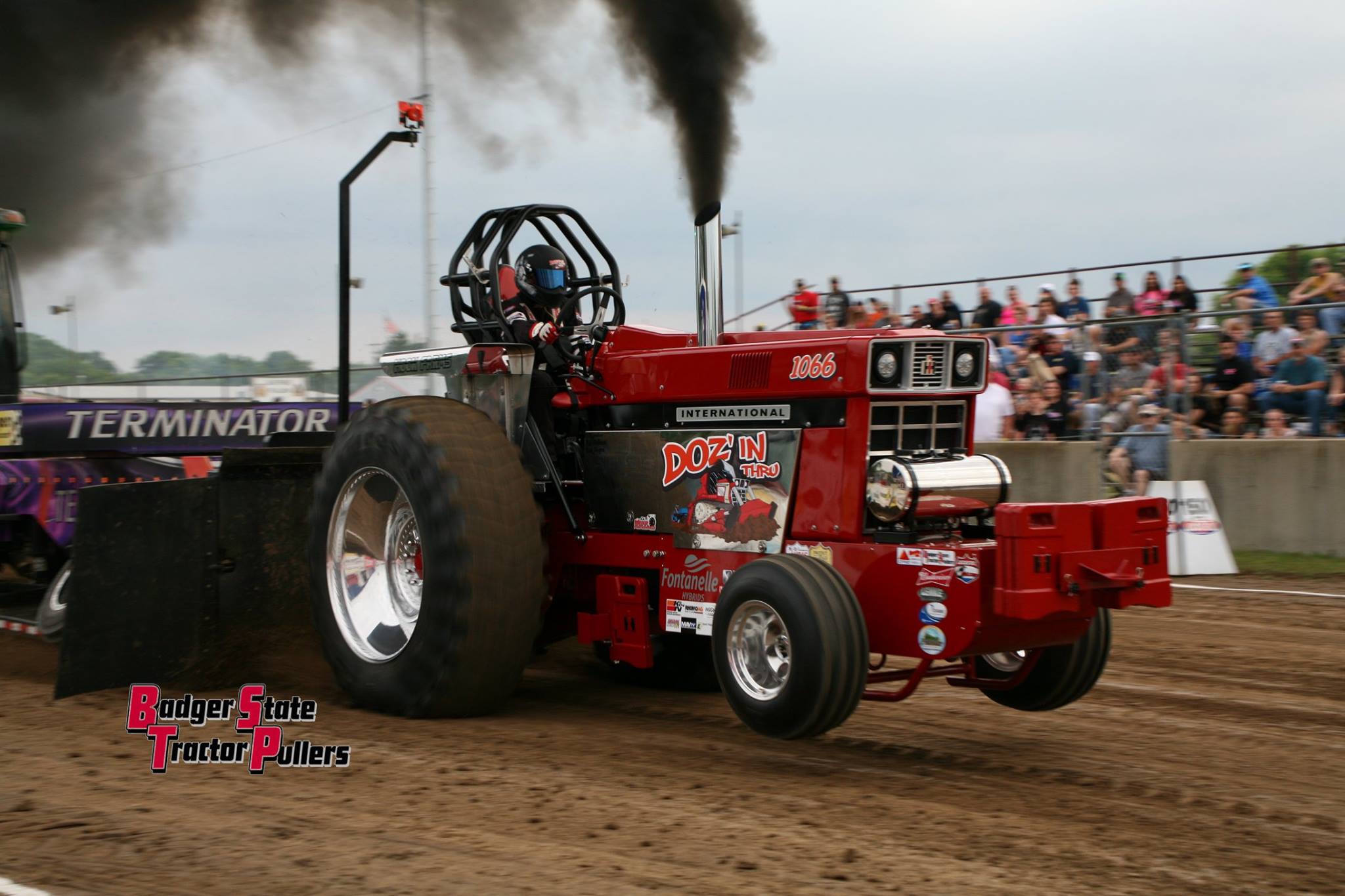 ih pulling tractors