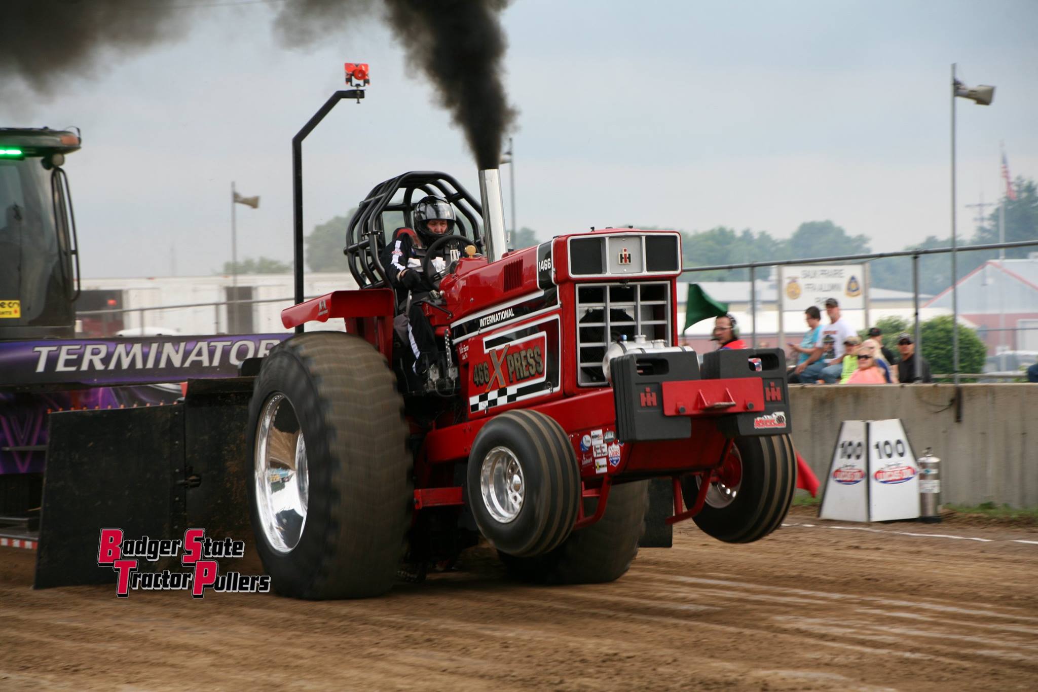 ih pulling tractors